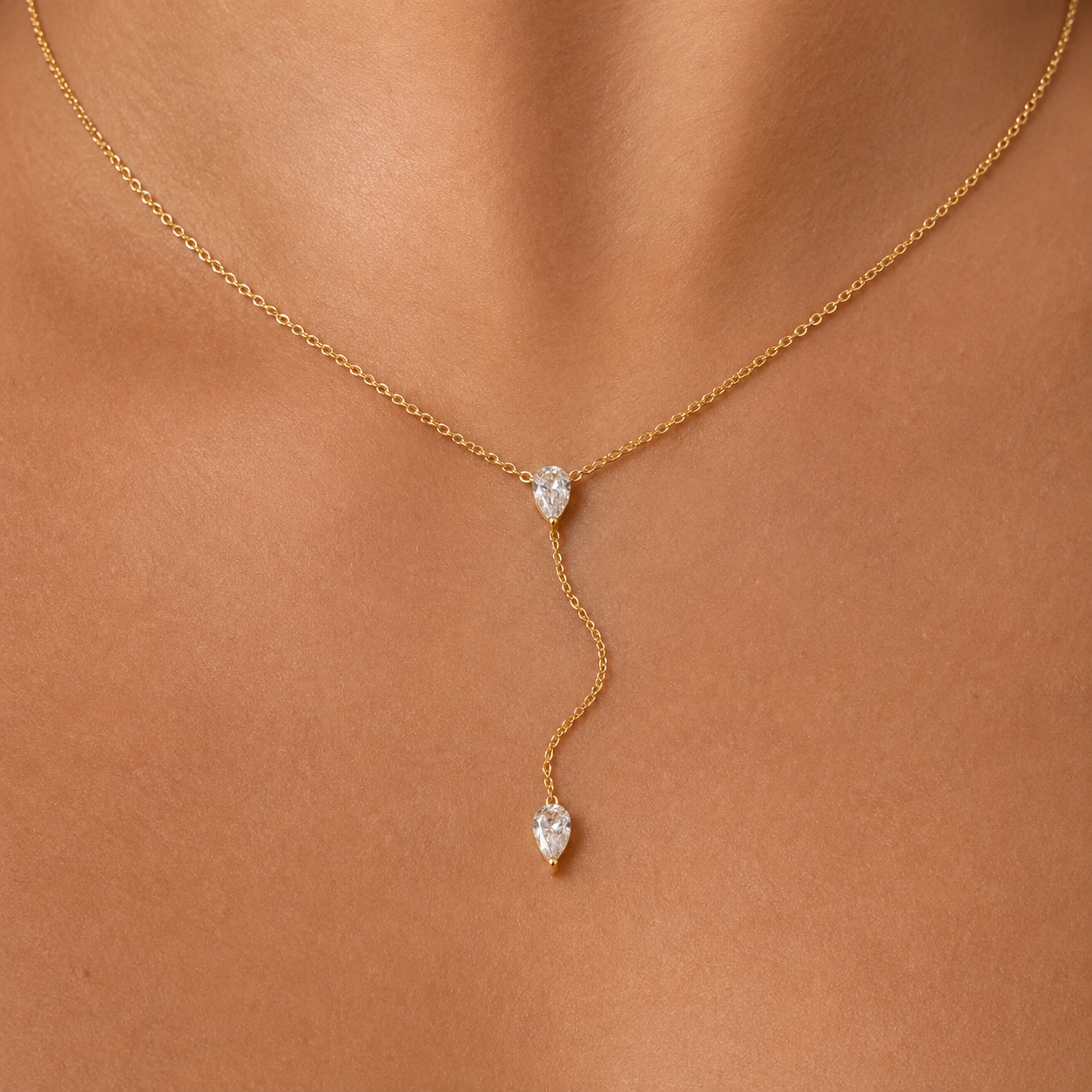 COLLAR LARIAT PEAR DROP