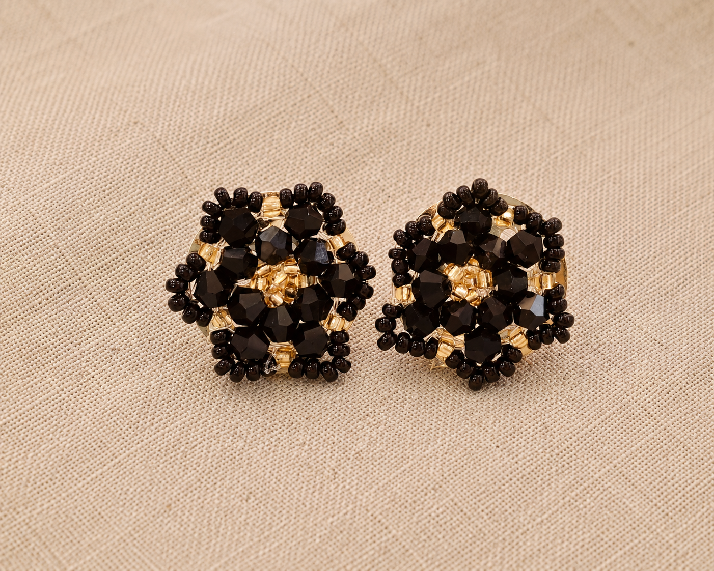ARETES MURANO BLACK