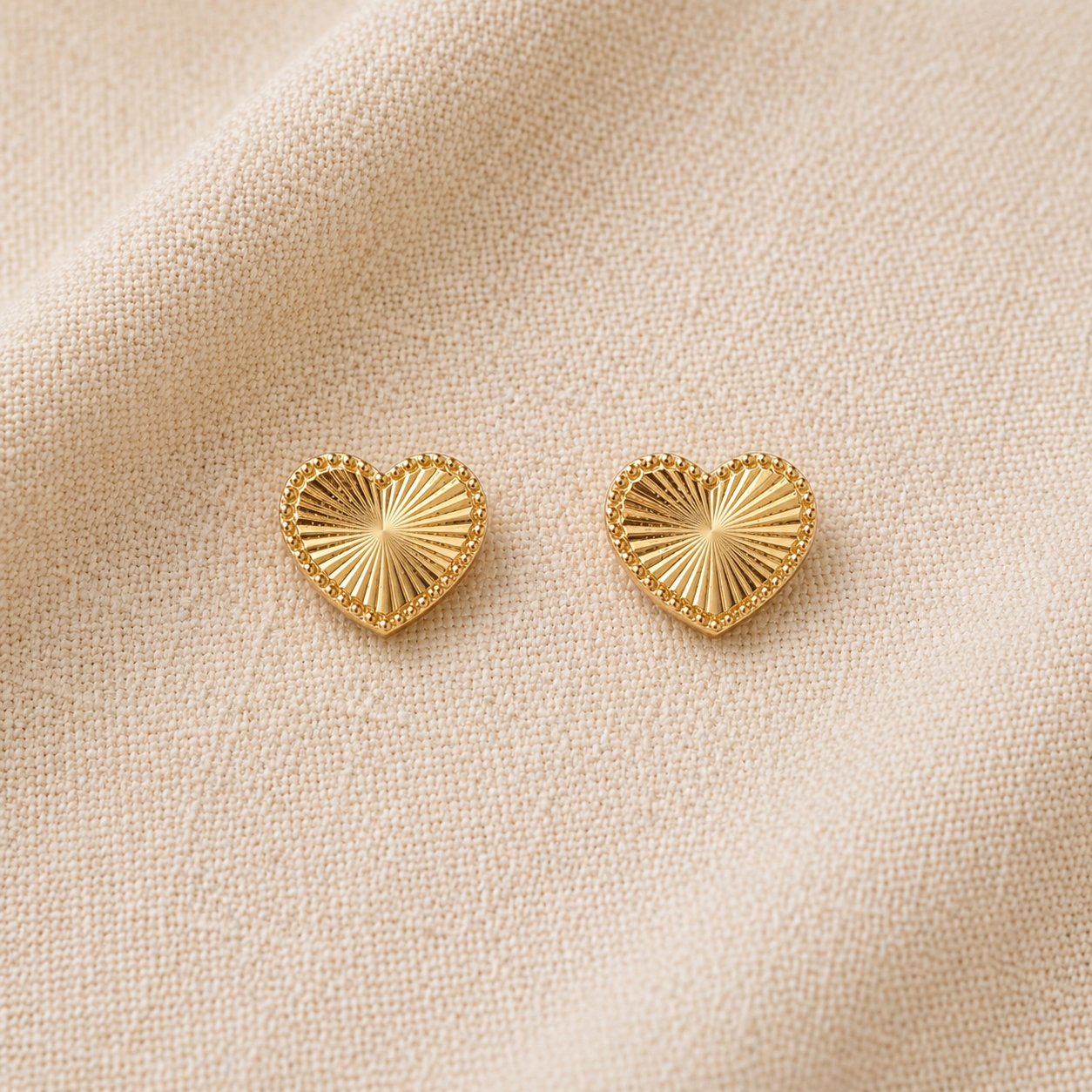 ARETES MINI HEART STUD