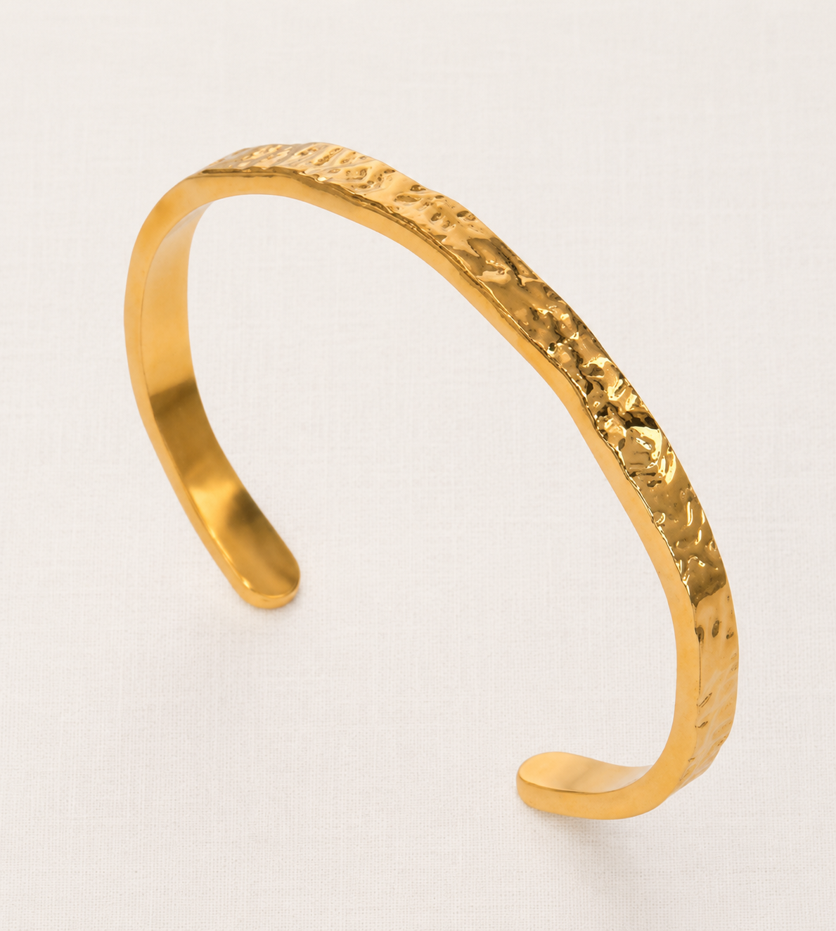 PULSERA HAMMERED GOLD CUFF