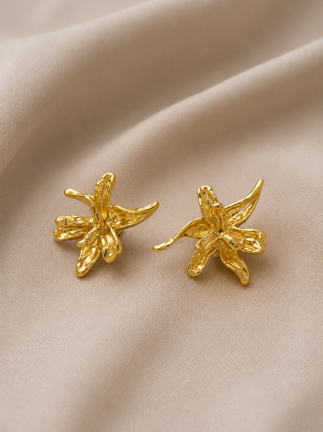 ARETES ORCHID BLOOM GOLD